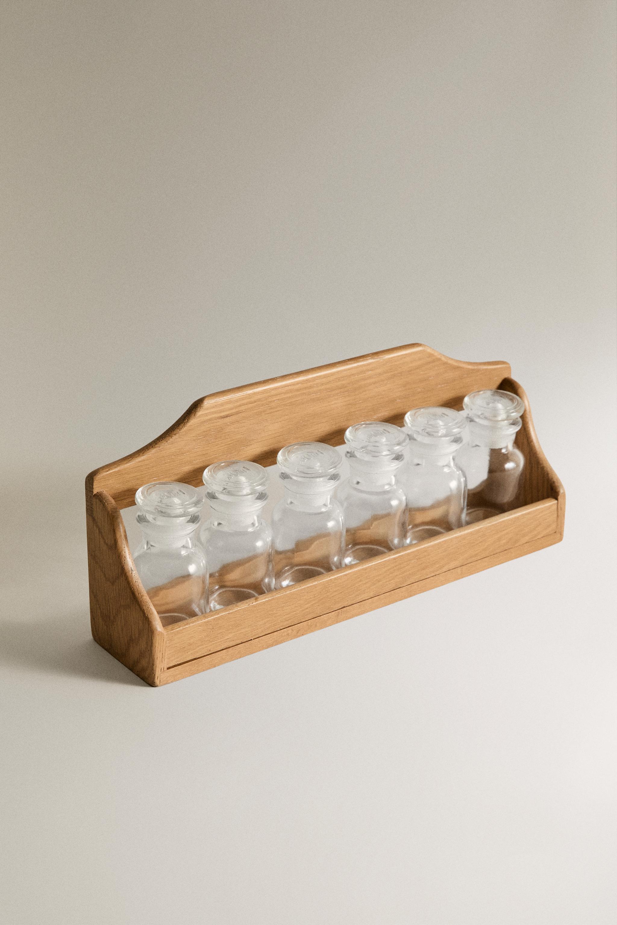 WOODEN SPICE RACK WITH GLASS JARS